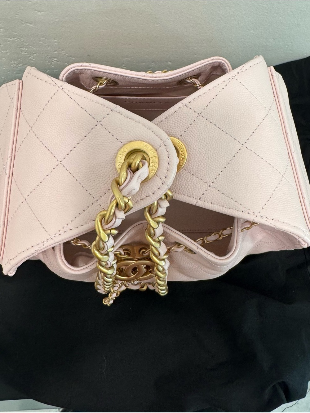 🤩 CHANEL 25 Small Pink Quilted Drawstring hobo Bag with Gold Chain 🤩 - Picture 3 of 9